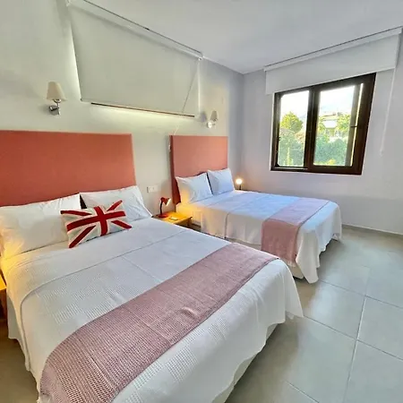 Villa Paradise Villas *